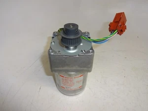 Japan Servo Rh7pf15g-5 Induction Motor - Picture 1 of 5