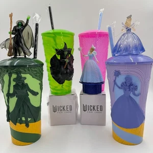 Wicked For Good Glinda or Elphaba Gripper w/Topper or Light-Up Drink Cup popcorn - Foto 1 di 53