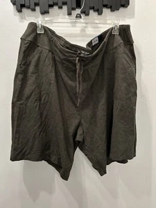 NWT [Tek Gear] Women's Tek Gear® Essential Bermuda Shorts 3X Rich Olive - Picture 1 of 6