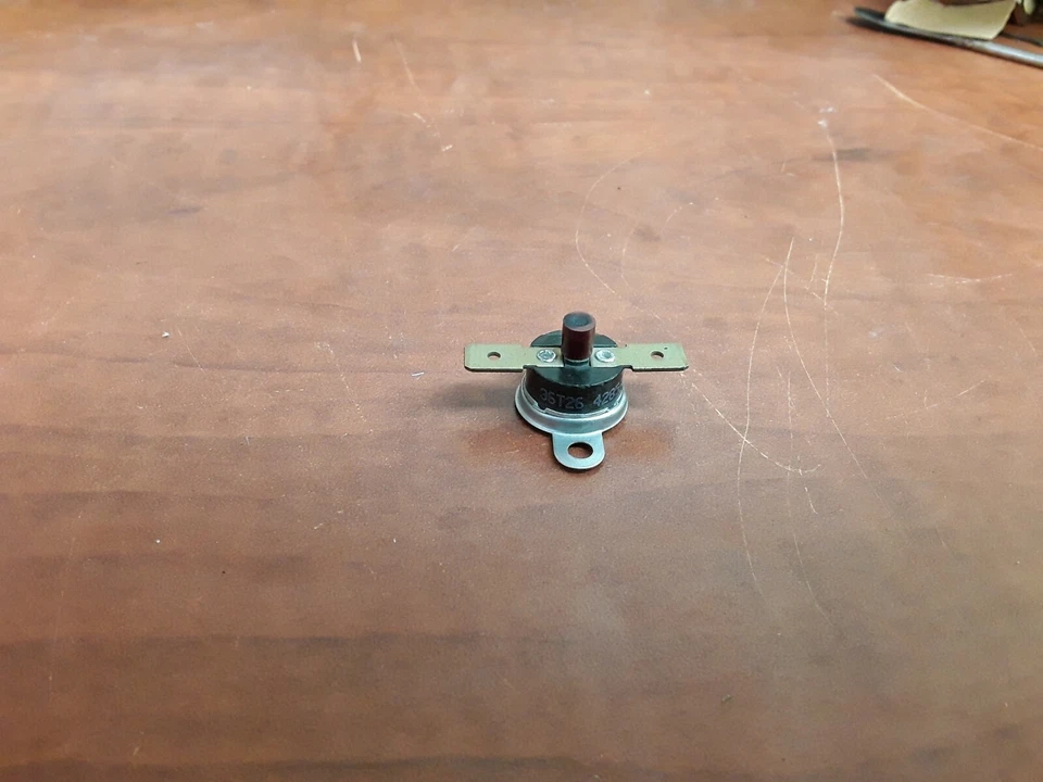 Interruptor térmico calentador Hunter 51309 36T26 42859 L300F A9933 Foto 1 de 1