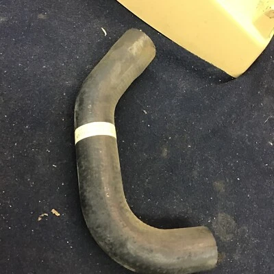 Mangueira de líquido de arrefecimento do radiador superior 056121101 para 73-79 Audi Fox 74-80 VW Dasher (245) - Imagem 1 de 2