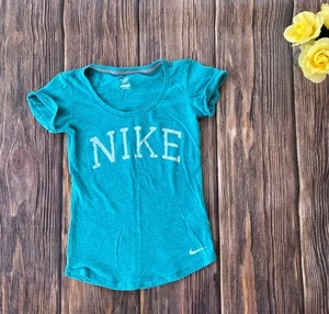 GUC Nike türkis U-Ausschnitt T-Shirt Größe S - Logo Grafik Shirt KOSTENLOSER VERSAND - Bild 1 von 10