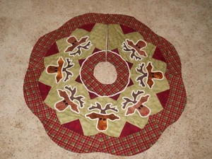 * Handmade Applique ~ 42" TREE SKIRT🎄~ Rudy the Red Nose Reindeer ~ Completed. - Picture 1 of 4