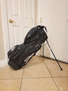Titleist Stand Golf Bag, 14 Way Black - Used Once w/ Stand - Zippers Work