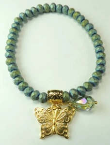 Grünes Kristall Stretch Armband mit Schmetterling Briolette Kristall Handarbeit Schmuck - Bild 1 von 1