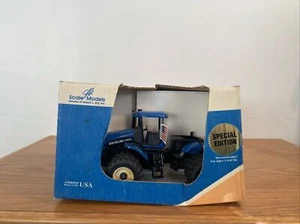 New Holland TJ375 Triple Wheel 1:32 Scale Die-Cast Metal Model - Picture 1 of 3
