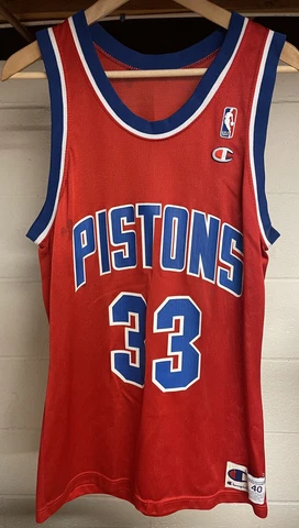 Vintage 90s Champion Grant Hill #33 Red Detroit Pistons NBA Jersey Size 40 Cover