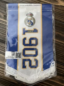 NEU 2016 Real Madrid FC Spanien Mini-Wimpel ""Seit 1902"" Fußball Logo Sammlerstück - Bild 1 von 3