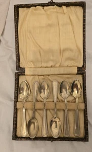 Six Vintage Silver Plated Tea Spoons In A Lined Crocodile Effect Box - Picture 1 of 6