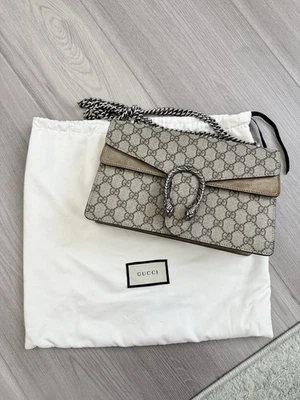 Bolso de hombro Gucci Supreme de lona con correa de cadena Dioniso para mujer Foto 1 de 4
