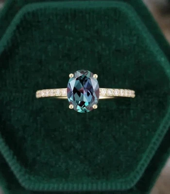 Anillo de boda de alejandrita de corte ovalado de 2,65 quilates de oro amarillo macizo de 14 quilates Foto 1 de 4