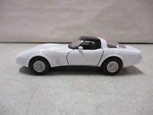 Welly 1982 Chevrolet Corvette 1/43 - Picture 1 of 6