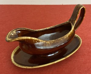Vintage Glazed Ceramic Gravy Boat & Oval Saucer Pair Hull Ovenproof USA Crestone - Picture 1 of 13