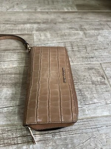 Michael Kors Jet Set Travel Croco Leather Clutch Wristlet Tan Beige Brown - Picture 1 of 9