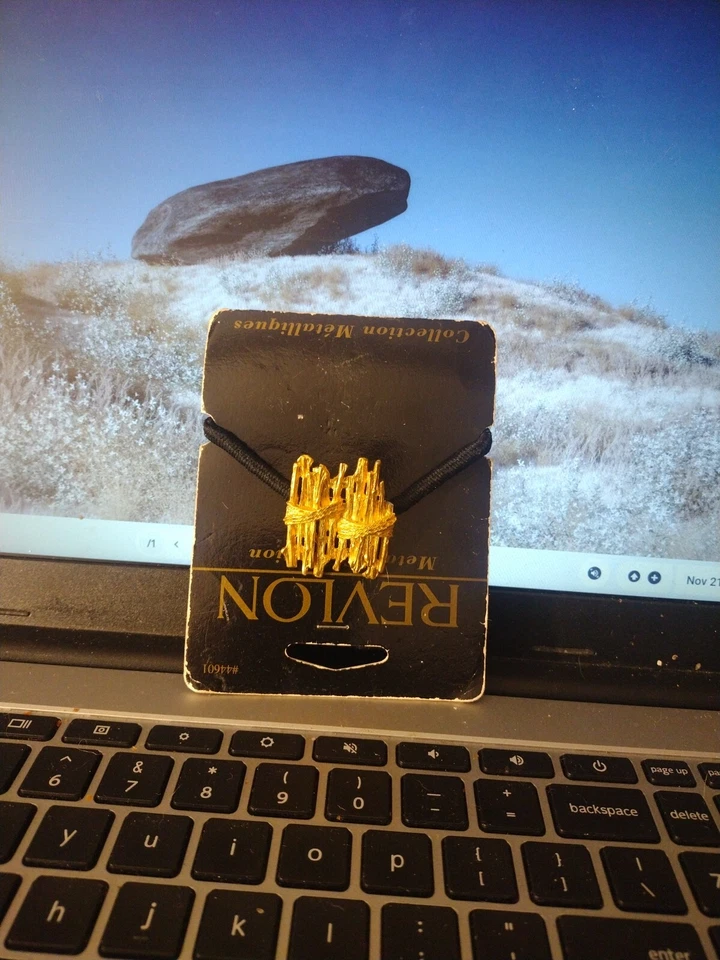 SOPORTE COLA DE CABALLO PELO REVLON VINTAGE/RETRO COLECCIÓN METALES DORADOS Y NEGROS 44604 Foto 1 de 1