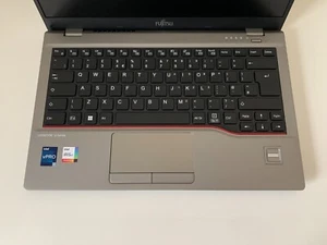 Fujitsu LIFEBOOK U7413 14" FHD Laptop Intel i7-1370P 16GB RAM 512GB NVMe Win 11 - Afbeelding 1 van 5