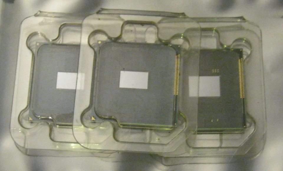 Intel Core i7 i5 i3 Pentium Celeron 5 GT/s Sockel G2 PGA988 988-pin micro-FCPGA - Bild 1 von 1