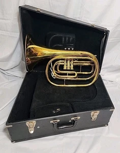 King 1122 Marching French Horn With Case USA- Parts Or Repair - Picture 1 of 18
