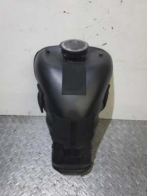 Honda CBR 1000rr 2017-2025 OEM montaje de tanque de gasolina de fábrica (sin llave) Foto 1 de 4