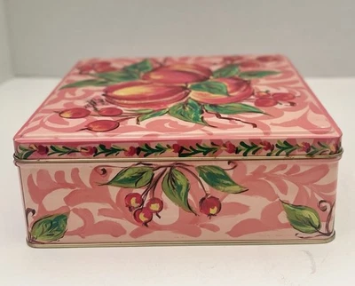 Gail Pittman 02 Square Pink Tin Pêssegos e Cerejas VENDA EM EXCELENTE ESTADO USADO! - Imagem 1 de 4