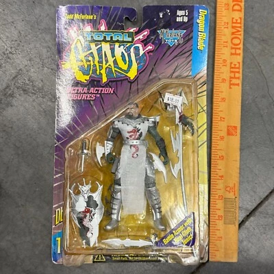 Figura de acción McFarlane's Toys 1996 Total Chaos Dragon Blade 6" con armadura de batalla Foto 1 de 3