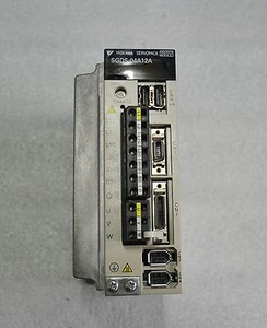 SERVO DRIVER YASKAWA SGDS-04A12A  - Imagen 1 de 2