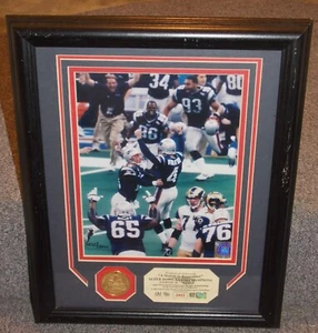 2002 NFL Superbowl 36 gerahmt 24 Kt Goldmedaillon & Teamfoto limitierte Auflage - Bild 1 von 3