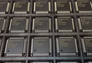 MAXIM DS80C323-ECD DS80C323ECD TQFP-44 - RICAMBI ORIGINALI OEM - Foto 1 di 2