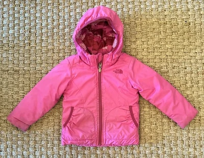 Chaqueta para nieve North Face reversible rosa para niños pequeños, talla 2T Foto 1 de 4