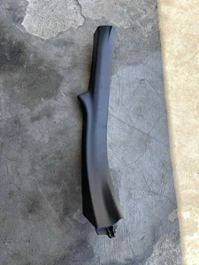 10-15 TOYOTA PRIUS RIGHT PASSENGER REAR DOOR SILL KICK PLATE OEM - Foto 1 di 4