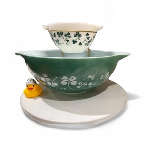 JAJ Pyrex (Made in England) Clover Leaf Salad Set/Chip & Dip Set W/Bracket NICE! - Picture 1 of 8