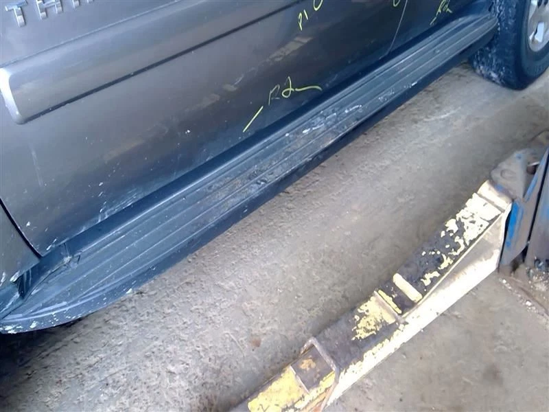 **SOLO RECOGIDA LOCAL** estribo Tahoe 2007 10260212 Foto 1 de 4