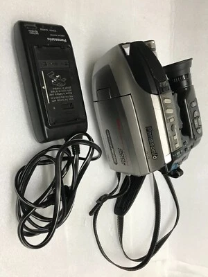 Panasonic Palmcorder PalmSight Camcorder PV-L779D NO BATTERIE - Image 1 of 4