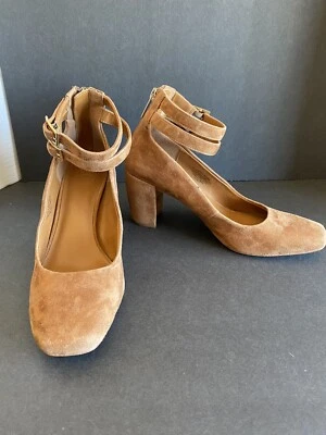 Tacones cerrados de gamuza marrón H by Halston para mujer talla 6,5 Foto 1 de 4