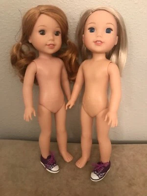 "Zapatillas deportivas con estampado de calaveras moradas para American Girl 14,5"" Wellie Wishers" Foto 1 de 4