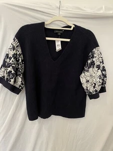 ANN TAYLOR NWT NAVY BLUE SWEATER WITH FLORAL LACE SLEEVES SIZE MED - Picture 1 of 5