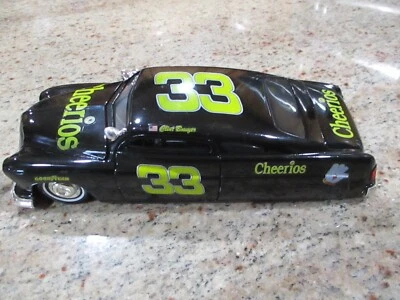 Clint Bowyer #33 Cheerios Jada 1951 Mercury fundido a presión muy bueno suelto sin caja Foto 1 de 4