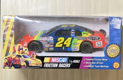 ToyBiz 1998 #24 Jeff Gordon 1:24 Dupont Friction Racer Nuevo en caja DuPont Chevy Foto 1 de 4