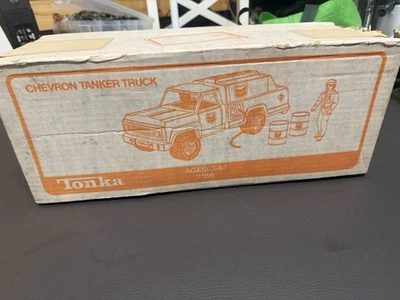 Caminhão-tanque vintage Tonka Chevron nº. 3166 + Caixa, Completo, Figura NÃO ABERTA - Imagem 1 de 4