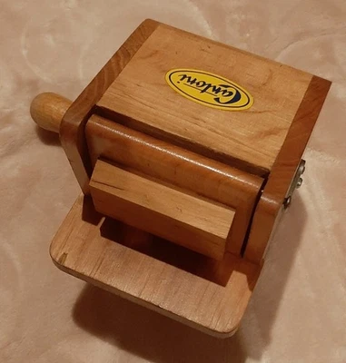 Parmesan Käse Reibe Mühle CANTONI - Bild 1 von 4