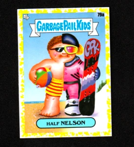 Cubo de basura Topps 2021 niños van de vacaciones "HALF NELSON" #79a borde amarillo - Imagen 1 de 1