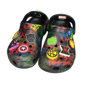 Crocs Marvel Classic Avengers Slipper Clogs Little Kid/Big Kid in Schwarz Größe 12 - Bild 1 von 8