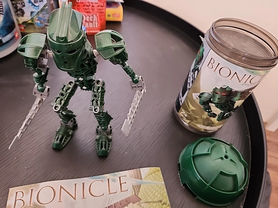 Lego raro Bionicle Metru Nui Toa Matau completo em lata - Imagem 1 de 3