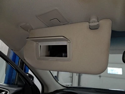 Infiniti QX60 2017 parasol para conductor iluminado OEM usado 268-11678L 87000 millas Foto 1 de 4