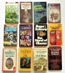 A dozen vintage SCI-FI / FANTASY - Tolkien, Carter, Wells, Merritt, EE Smith + - Bild 1 von 3