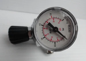 WIKA EN 837-1 Pressure Gauge w/ Mignon Fitting - Picture 1 of 8