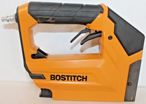 Grapadora de martillos neumática Stanley Bostitch BTFP71875, 1/4" a 9/16" - Imagen 1 de 9