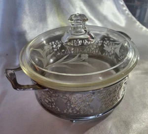 Antiguo cuenco Pyrex 168 268 de 1920 raro diseño grabado transparente con tapa y soporte de metal - Imagen 1 de 14