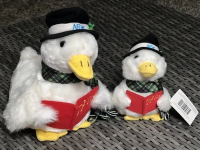 Aflac Christmas Caroler Duck 10 英寸 & 6 英寸毛绒 2016 会说话的广告促销作品 2 件套 — 第 1/4 张图片