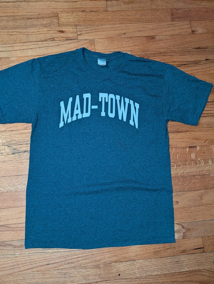 Mad Town Spellout Camiseta Gráfica Talla Grande Camiseta Patinador Foto 1 de 2
